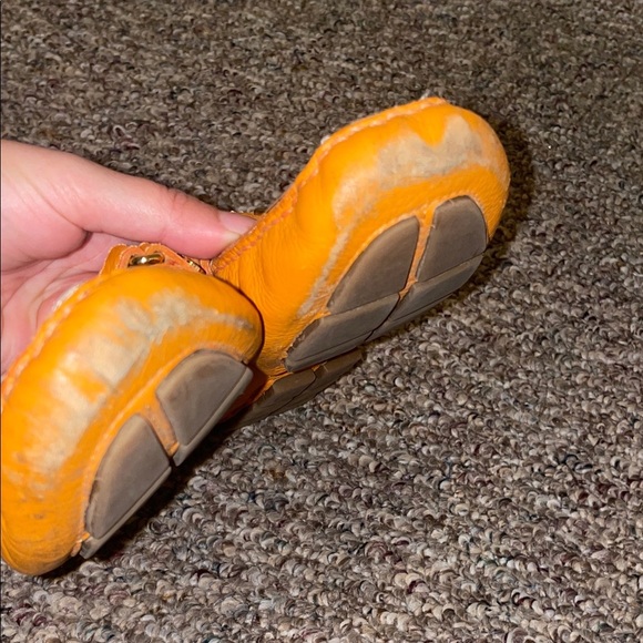 Womens Tory Burch Orange Stamped Leather Driving Loafer Flats - Picture 10 of 10